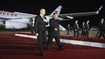 Potret Putin Tiba di Korut, Disambut Hangat Kim Jong Un
