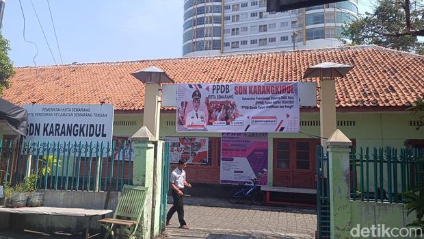 SDN Gabahan dan SDN Karangkidul di Kota Semarang sepi saat PPDB, Rabu (19/6/2024).