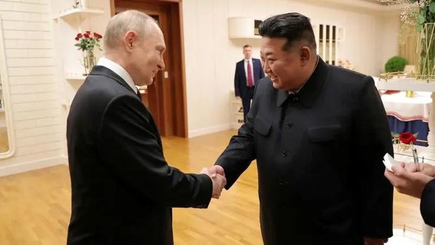Russian President Vladimir Putin shakes hands with North Korean leader Kim Jong Un during his visit to Pyongyang, North Korea, in this image released by the Korean Central News Agency June 19, 2024. (Reuters)