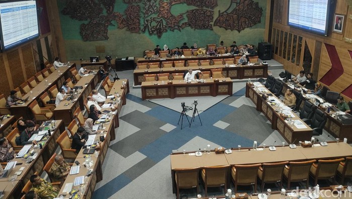 Rapat Panja pembiayaan pendidikan DPR  dengan perwakilan pemerintah, Rabu (19/6/2024). (Dwi Rahmawati/detikcom).