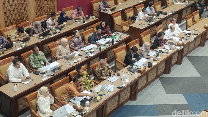 Kekhawatiran Komisi X DPR soal Anggaran Sekolah Kedinasan, Respon Kemdikbud Terungkap