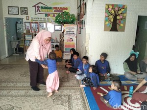 Merawat Semangat Sembuh dari Rumah Pejuang Kanker Ambu