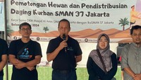 Pemberian kurban itu sebagai kepedulian sosial pada sesama.