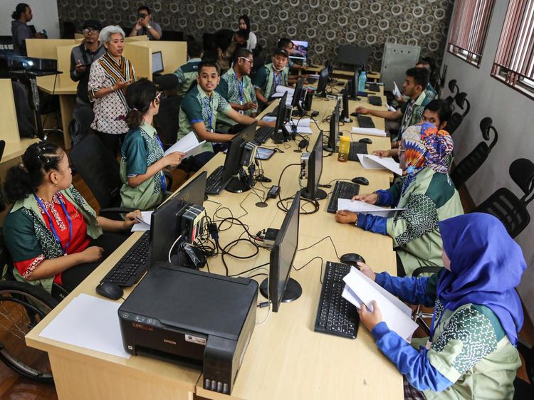 Semangat Penyandang Disabilitas Ikut Pelatihan Komputer