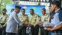 Daging tersebut didapat dari sumbangan jajaran pegawai Kemendag yang dikumpulkan DKM Masjid Al-Arief di kawasan Kemendag.