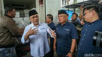 Selain itu Zulhas menekankan pentingnya distribusi hewan kurban dilakukan secara transparan dan efisien sehingga bermanfaat bagi mereka yang membutuhkan.