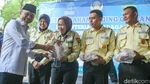 Semringah Zulhas Salurkan Paket Hewan Kurban