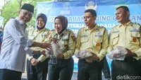 Diketahui hewan kurban tersebut telah melalui tahapan pemotongan di Rumah Pemotongan Hewan Kurban (RPH) sehingga memenuhi standar kesehatan dan keamanan pangan.