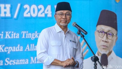 Semringah Zulhas Salurkan Paket Hewan Kurban