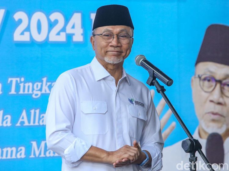 Semringah Zulhas Salurkan Paket Hewan Kurban