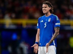 Bek Italia Riccardo Calafiori Diperbutkan Chelsea dan Arsenal
