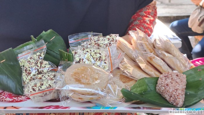 Camilan jadah dan apem dari sorgum.