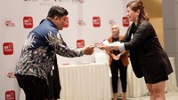 Dengan menawarkan kecanggihan teknologi berupa fitur order yang lengkap dan komprehensif, dilengkapi dengan tampilan yang mudah dimengerti, biaya transaksi yang terjangkau, dan fitur-fitur terkini, UOB Kay Hian hadir untuk membantu pengguna memaksimalkan potensi dalam melakukan perdagangan saham.