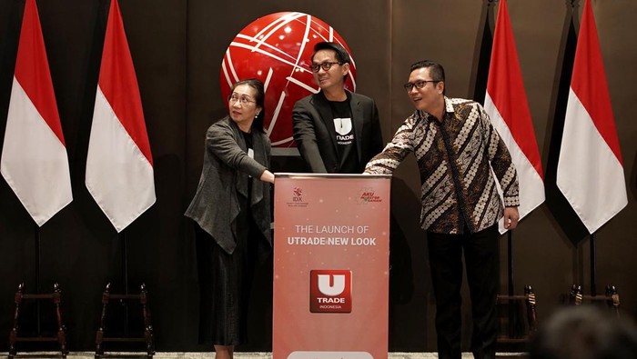 Aplikasi Online Trading UOB yang Lebih Segar UOB Kay Hian sekuritas memperkenalkan aplikasi online trading sejak tahun 2010 dan kini hadir kembali dengan platform online trading dan mobile trading sistem terkini dan lebih fresh.