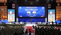 Rektor IPDN, Hadi Prabowo mengingatkan pada praja utama yang akan segera lulus dan terjun ke lapangan diberi bekal dan pengalaman dari Bupati Kaimana, Freddy Thie.