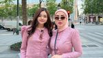 Kompak Abis! Gaya Bella Shofie dan Putri Rigan Liburan di Paris
