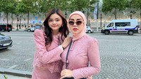 Senang sekali lihatnya kompak deh ini mereka, tutur salah satu netizen dalam kolom komentar di Instagram milik Bella Shofie. Foto: instagram Bella Shofie