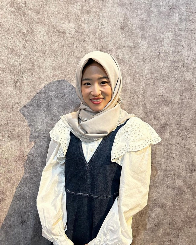 Haruka yang lulus dari JKT48 sejak awal Januari 2017 sebelumnya juga pernah tampil memakai hijab. Seperti saat Haruka memberikan ucapan selamat berpuasa. Selamat menunaikan ibadah puasa🙏🏻Semoga lancar puasanya ya😇, tulis Haruka. Foto: Dok. Instagram @haruuuu_chan.