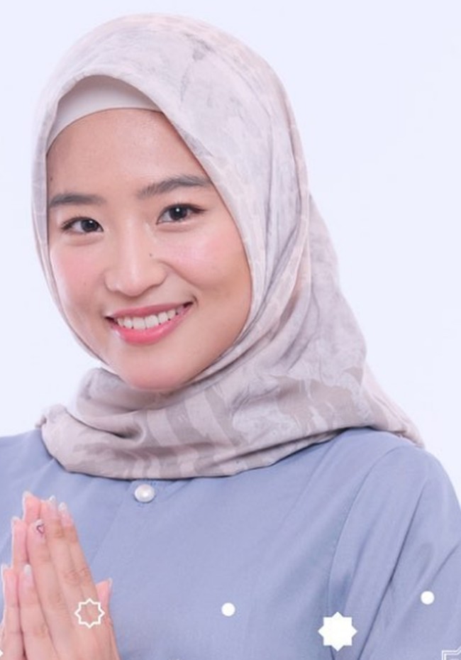 Haruka Nakagawa mendadak mencuri atensi usai tampil menggunakan hijab. Ia kerap mengunggah foto melalui akun Instagramnya @haruuuu_chan. Foto: Dok. Instagram @haruuuu_chan.