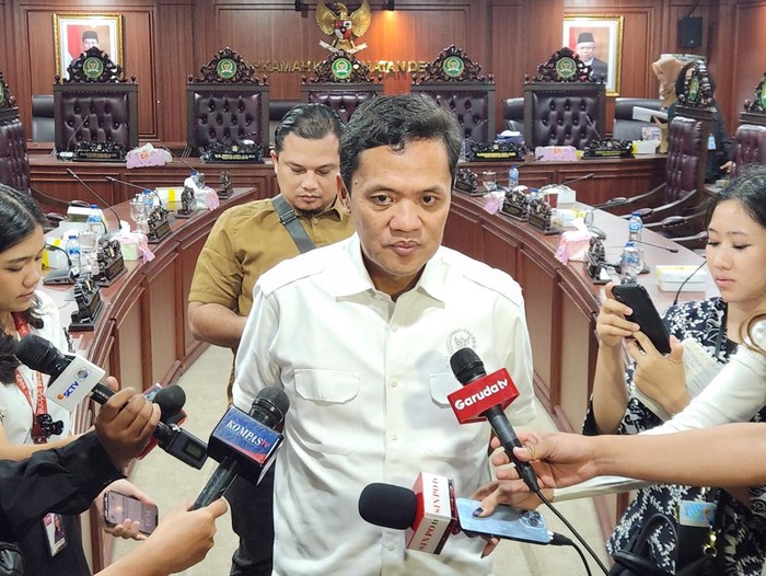 Waketum Partai Gerindra, Habiburokhman, di kompleks parlemen, Senayan, Jakarta, Kamis (20/6/2024).