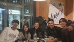 Hangatnya Momen Kulineran Donna Agnesia Bareng Keluarga