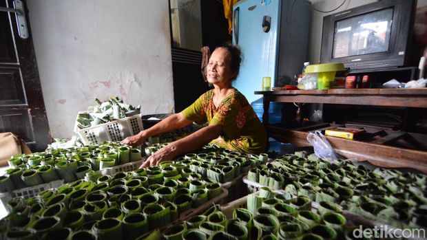 Kampung lontong di Surabaya
