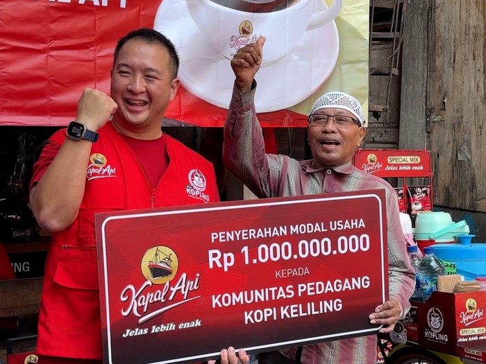 Kapal Api Beri Bantuan