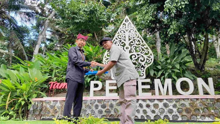 Kepala DPU Pengairan Banyuwangi Guntur Priambodo tandai kerja sama optimalisasi irigasi dengan HIPPA.