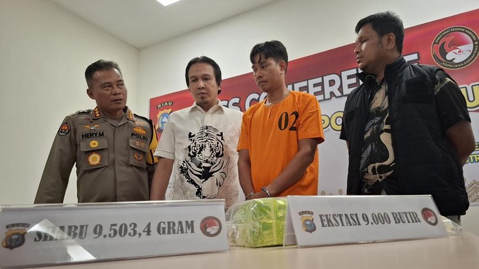 Konferensi pers kasus sabu di Mapolda Riau. (Raja Adil Siregar/detikSumut)