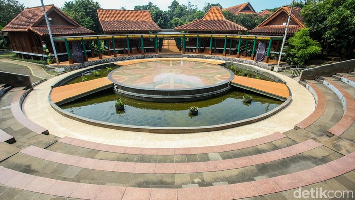 Mengenal Lebih Dalam Budaya Betawi di Setu Babakan Mengenal Lebih Dalam Budaya Betawi di Setu Babakan