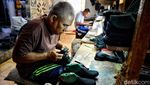 Menilik Produksi Sepatu dan Sandal di Eks Lokalisasi Dolly