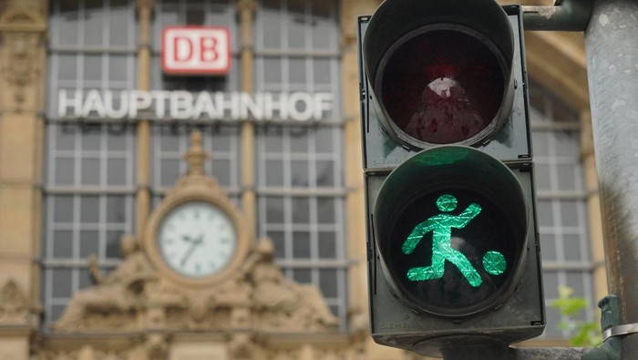 Meriahkan Euro 2024, Jerman Modifikasi Traffic Light Bernuansa Sepak Bola Meriahkan Euro 2024, Jerman Modifikasi Traffic Light Bernuansa Sepak Bola