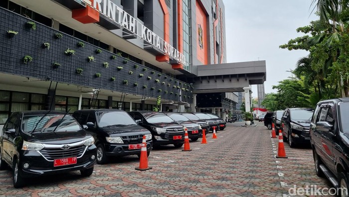 Mobil dinas Pemkot Surabaya