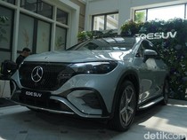 Tantang BMW iX, Mobil Listrik Mercedes-Benz EQE SUV Hadir di Indonesia