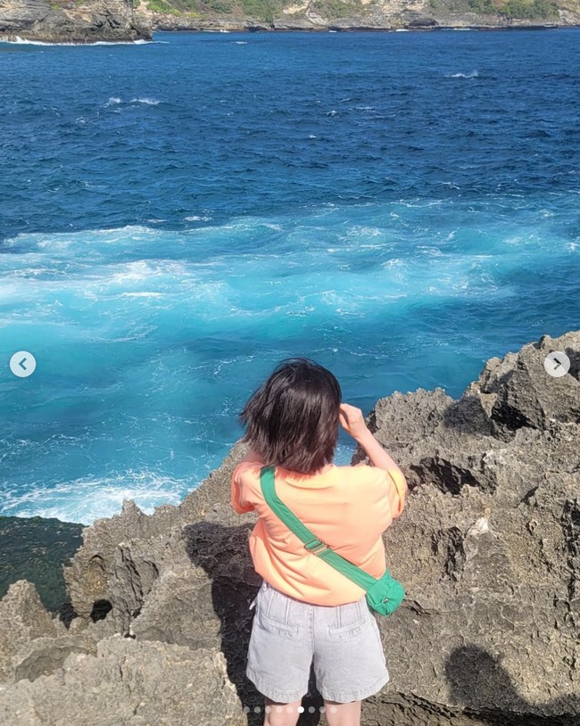 7 Foto Park Eun Bin Liburan di Bali, Gaya Pakaian Tertutupnya Jadi Sorotan