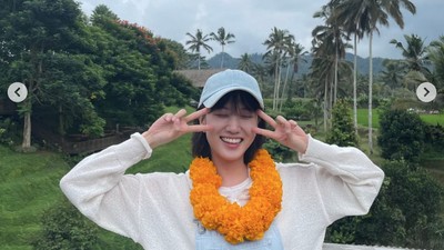 7 Foto Park Eun Bin Liburan di Bali, Gaya Pakaian Tertutupnya Jadi Sorotan
