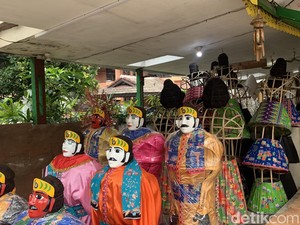 Yuk, Intip Pembuatan Ondel-Ondel di Setu Babakan