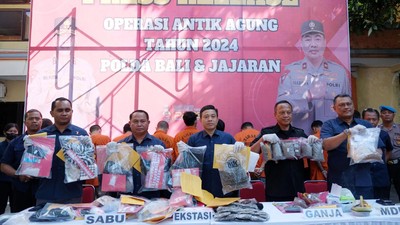 Polda Bali Bekuk Wanita Kurir Sabu 1,5 Kg