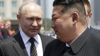 Kim mengatakan perjanjian yang dia tanda tangani dengan Putin membuat hubungan kedua negara menjadi aliansi tingkat tinggi yang baru. (AP Photo/Gavriil Grigorov)