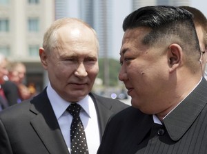 Putin Telepon Kim Jong Un Sebelum Bertemu Trump, Bahas Apa?