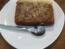 Nyamm! Ada Bolu Pisang Enak di 5 Kafe Kekinian Ini