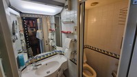Kendati nampak lebih minimalis daripada kelas the palace, tetapi kamar jenis ini juga memiliki kelengkapan penunjang seperti toiletries, sabun, shampoo, air hangat, juga air dingin. Bagi traveler yang ingin merasakan kemewahan kapal pesiar namund dengan budget lebih hemat, bisa memilih kamar bertipe Oceanview Stateroom (kamar dengan jendela pemandangan laut) atau Interior Stateroom (kamar tanpa jendela). Masing-masing kamar itu memiliki kelebihan dari segi harga.