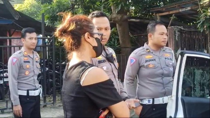 Tindakan Nekat Wanita Penabrak Motor Memicu Kejaran Polisi yang Berakhir dengan Pelarian