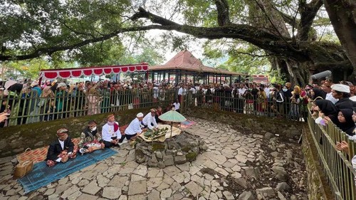 Ritual Ngayu-ayu oleh masyarakat Sasak, Desa Sembalun, Lombok Timur. (Dok. Facebook BPPD Lombok Timur)