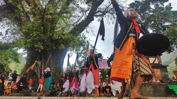 Ritual Ngayu-ayu oleh masyarakat Sasak, Desa Sembalun, Lombok Timur. (Dok. Facebook BPPD Lombok Timur)