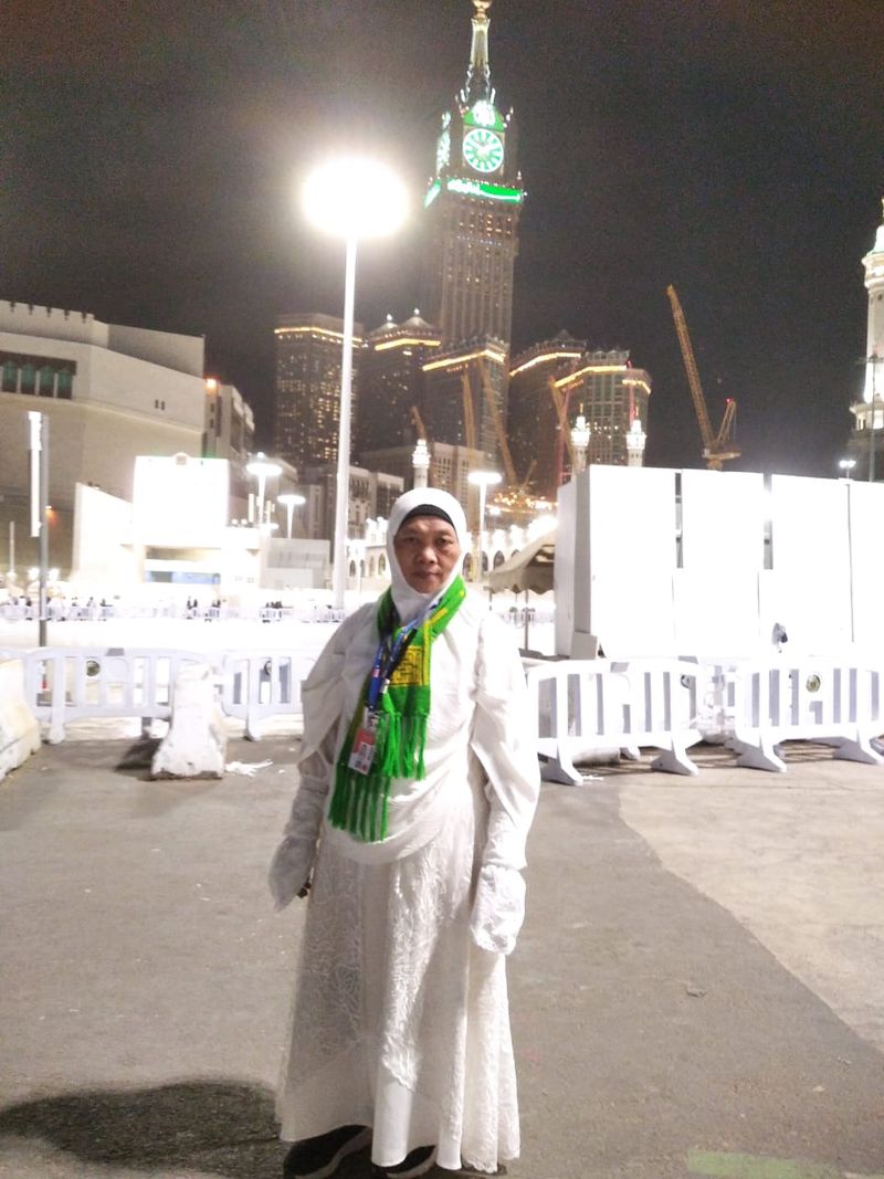 Potret Sri Hartati (61) menjalani ibadah haji sambil badal hajikan suami di Tanah Suci.
