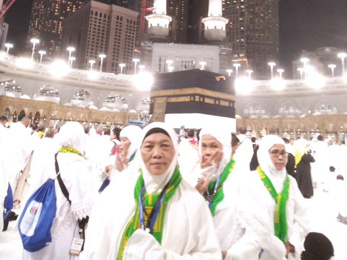 Potret Sri Hartati (61) menjalani ibadah haji sambil badal hajikan suami di Tanah Suci.