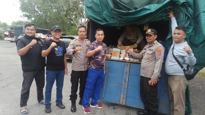 Truk berisikan timah yang hendak diselundupkan.