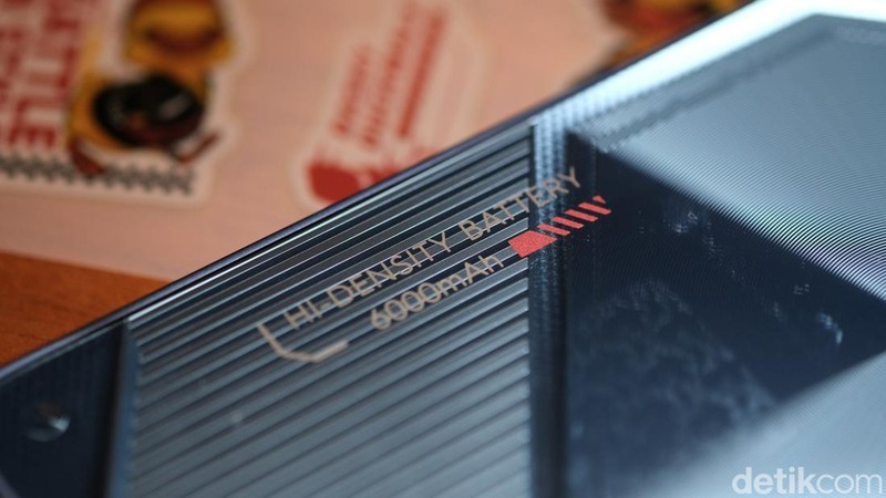 Unboxing Tecno Pova 6