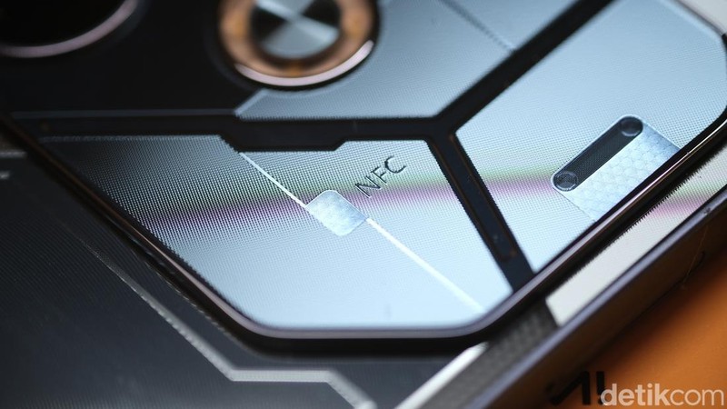 Unboxing Tecno Pova 6